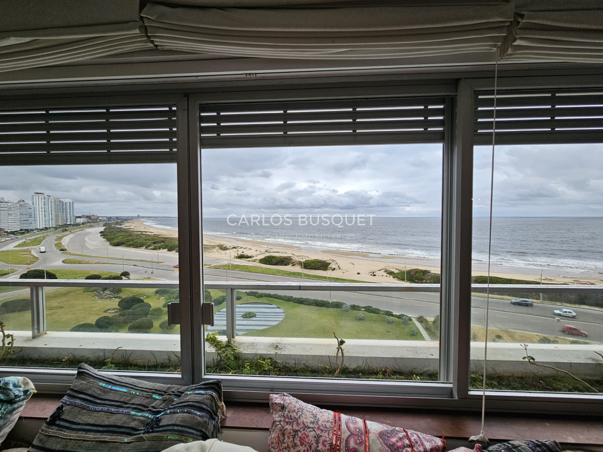 Apartamento ID.1234 - Apartamento en venta, de 3 dormitorios, en playa brava primera linea
