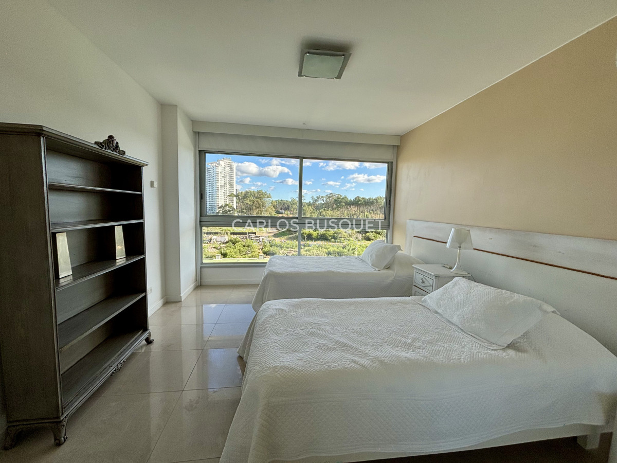 Apartamento ID.1099 - Apartamento en alquiler temporal de 2 dormitorios en suite en Playa Brava