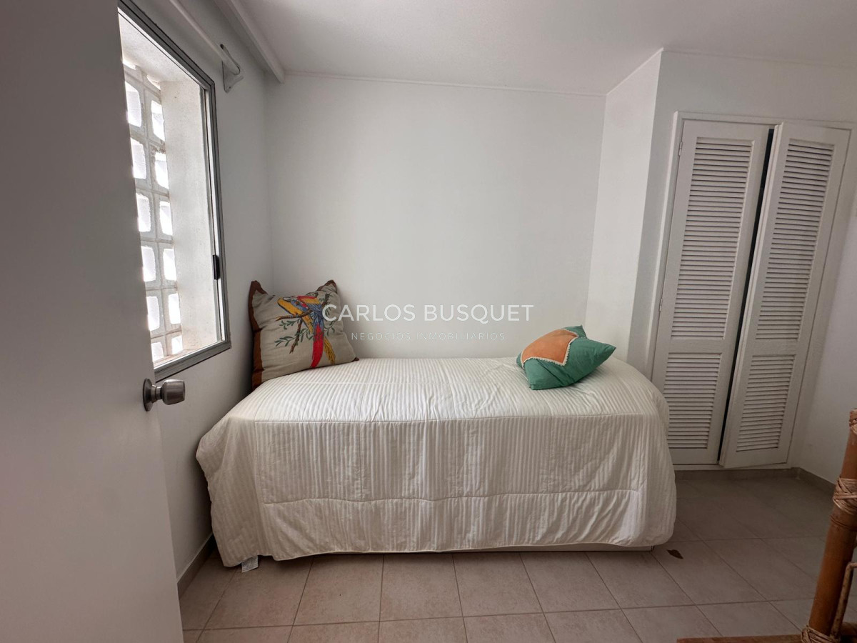 Apartamento ID.877 - Apartamento en venta de 3 dormitorios en suite, en Playa Mansa 