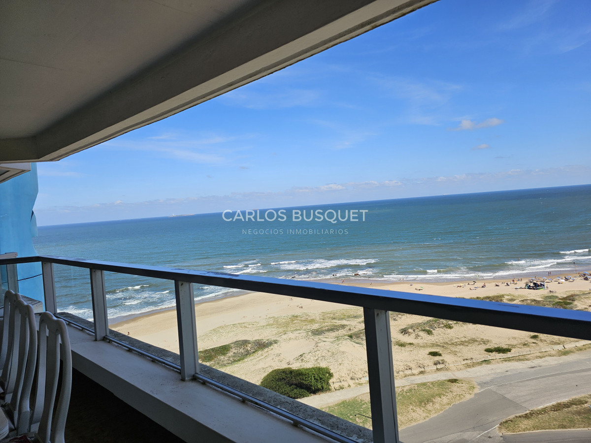 Apartamento ID.944 - Apartamento en venta de 3 dormitorios en suite, en Playa Brava