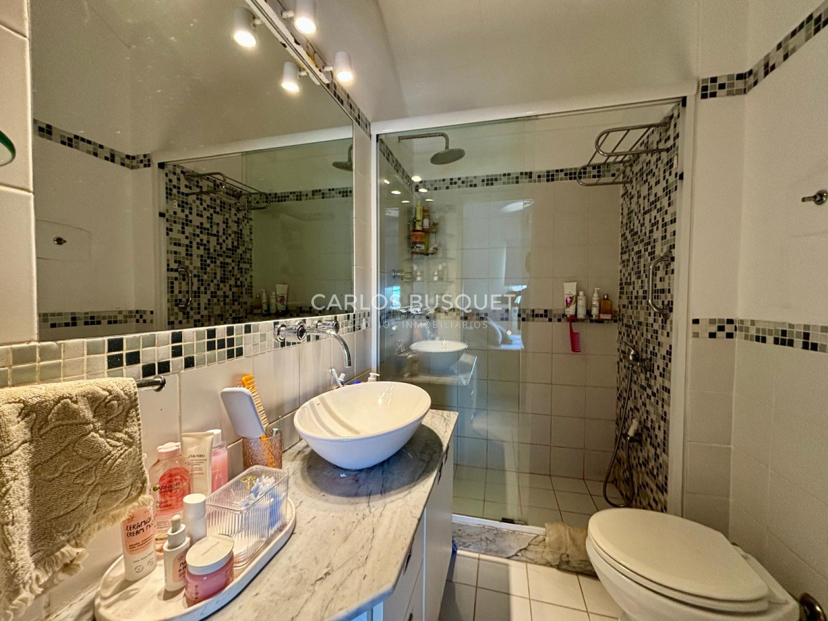 Apartamento ID.872 - Apartamento en venta de 2 dormitorios, en peninsula.