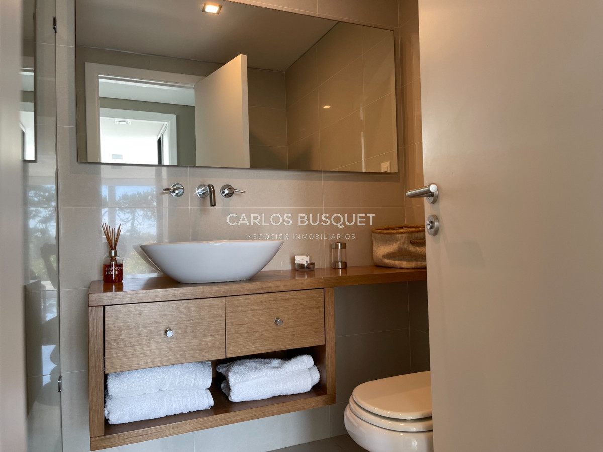 Apartamento ID.864 - Apartamento de 3 dormitorios en alquiler temporal, playa brava! 