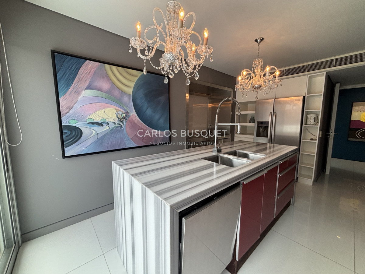 Apartamento ID.1558 - Venta apartamento de 4 dormitorios en Playa Brava, Penthouse con parrillero propio 