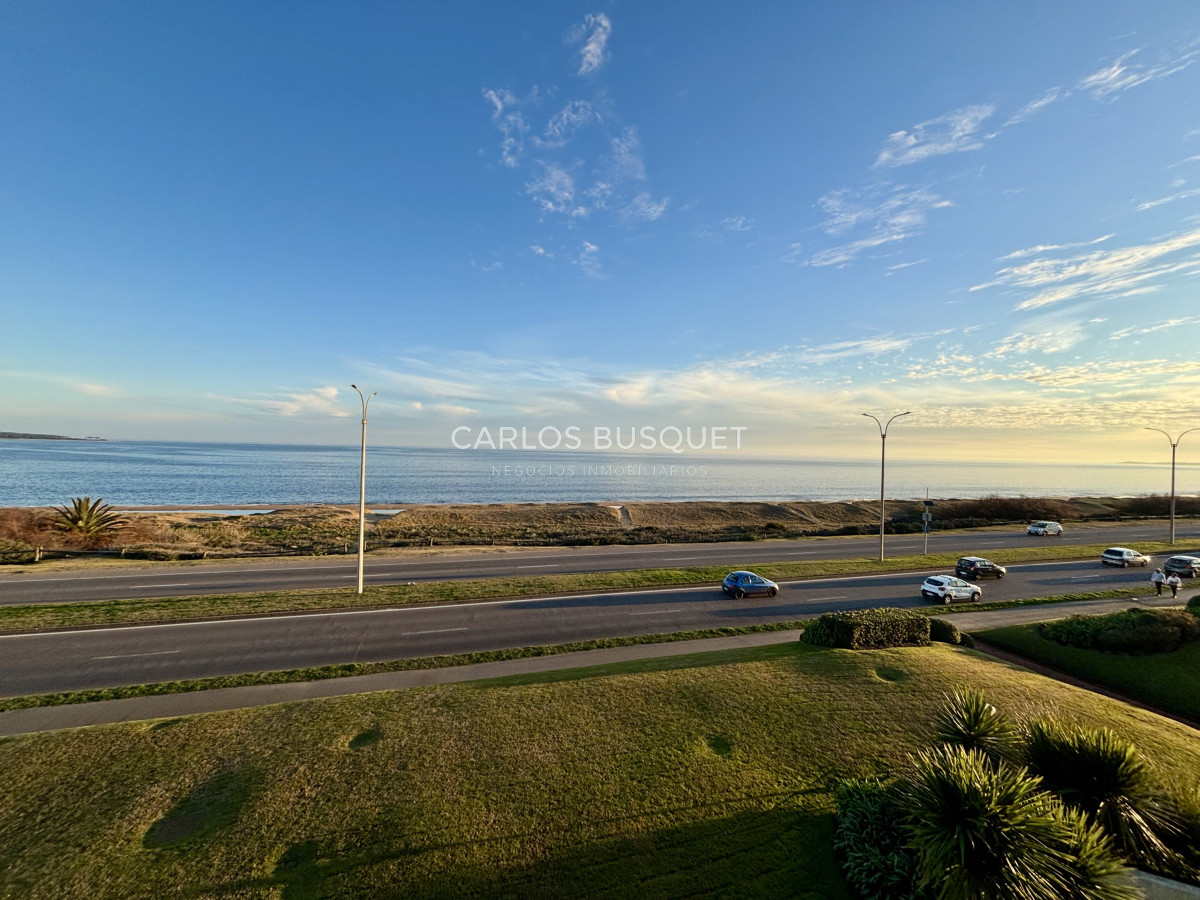 Apartamento ID.1205 - Apartamento de 3 dormitorios en alquiler temporal en playa mansa