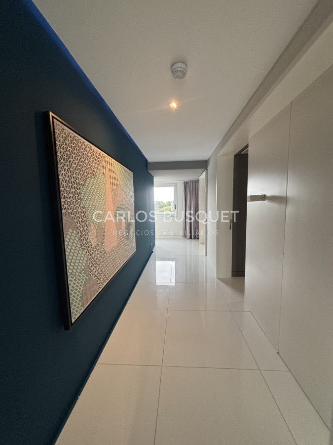 Apartamento ID.1558 - Venta apartamento de 4 dormitorios en Playa Brava, Penthouse con parrillero propio 