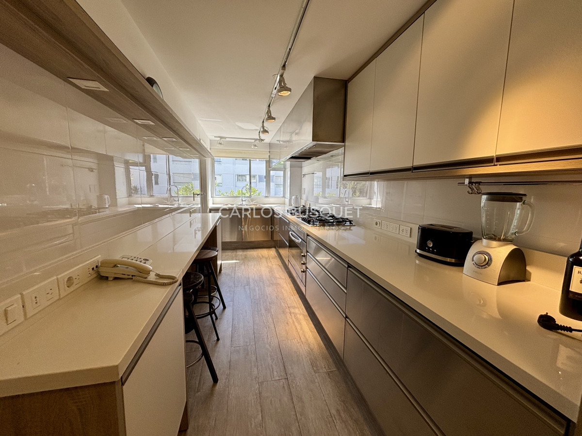 Apartamento ID.1304 - Apartamento en venta de 4 dormitorios en Playa Brava