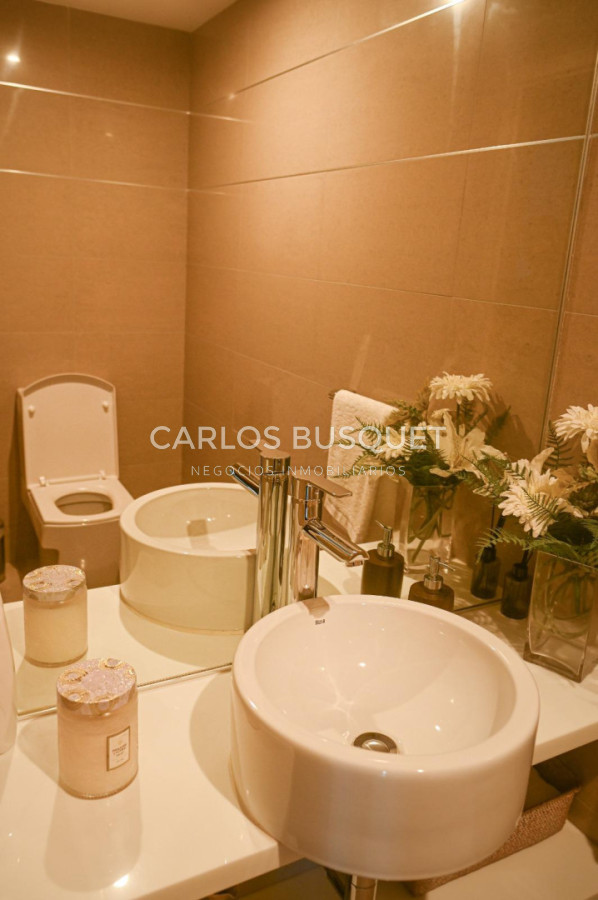 Apartamento ID.1453 - Apartamento en venta Playa Mansa Alexander Collection 3 suites y dependencia.