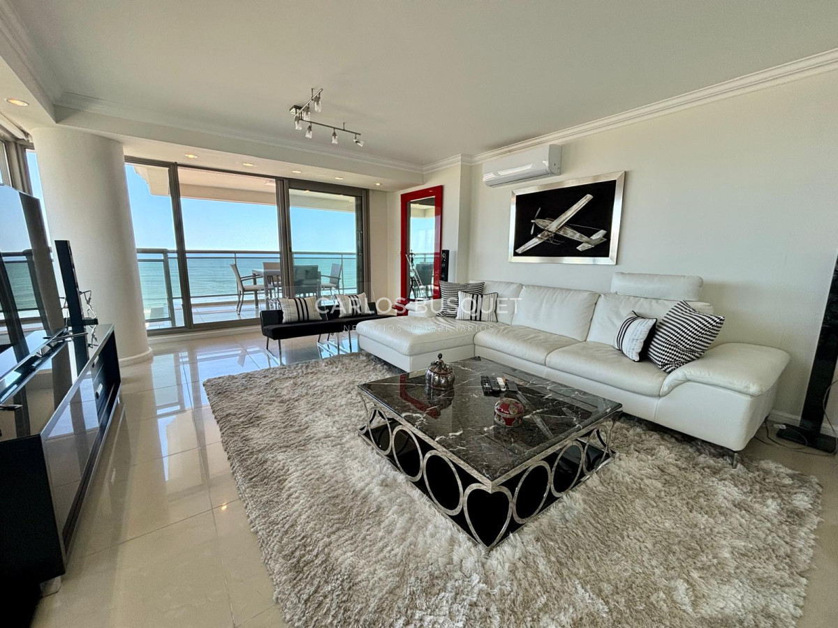Apartamento ID.815 - Apartamento en venta de 4 dormitorios en exclusiva torre en playa brava! 