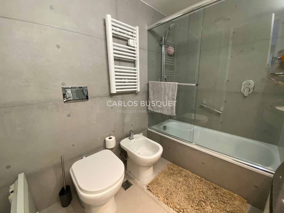 Apartamento ID.359 - Apartamento en alquiler, de 3 dormitorios, playa brava, frente al mar! 