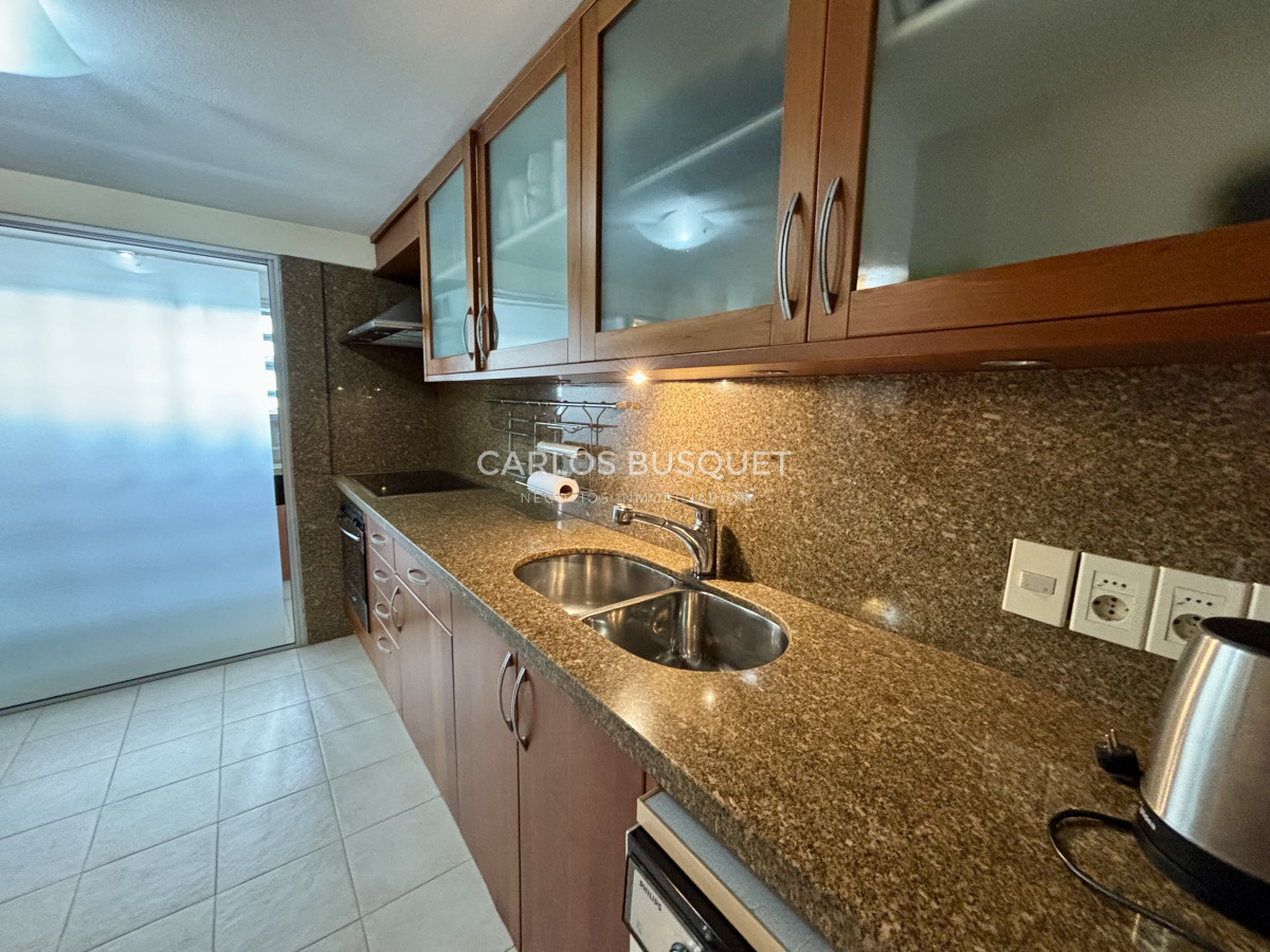 Apartamento ID.877 - Apartamento en venta de 3 dormitorios en suite, en Playa Mansa 