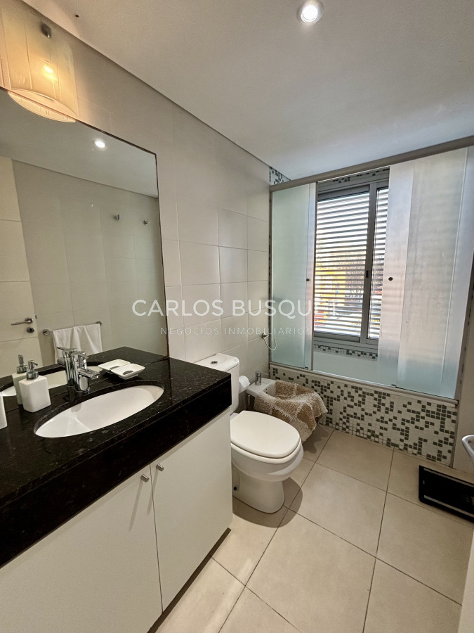 Apartamento ID.1241 - Espectacular apartamento en venta de 2 dormitorios y medio en playa mansa