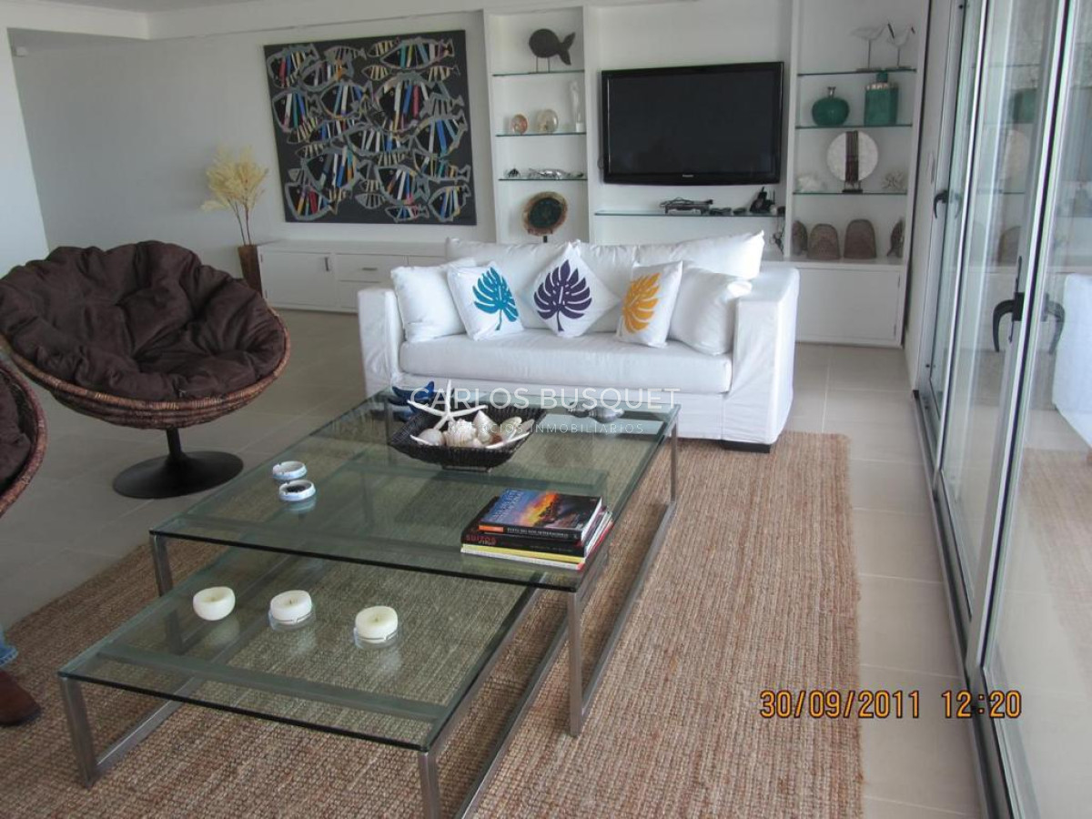 Apartamento ID.625 - Apartamento en alquiler temporal, de 3 dormitorios en suite en La Barra, Esturion Montoya