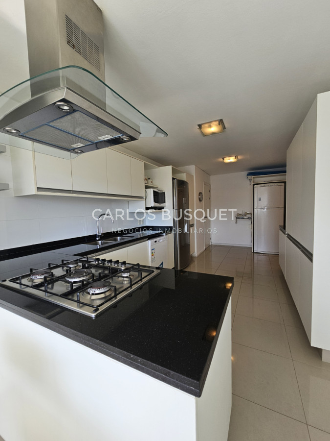Apartamento ID.944 - Apartamento en venta de 3 dormitorios en suite, en Playa Brava