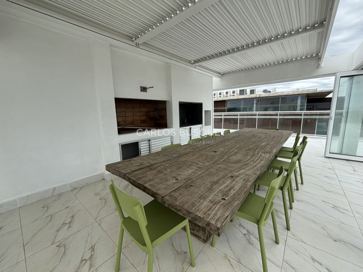 Apartamento ID.1558 - Venta apartamento de 4 dormitorios en Playa Brava, Penthouse con parrillero propio 