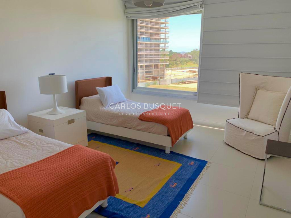 Apartamento ID.896 - Espectacular semipiso en venta en playa brava