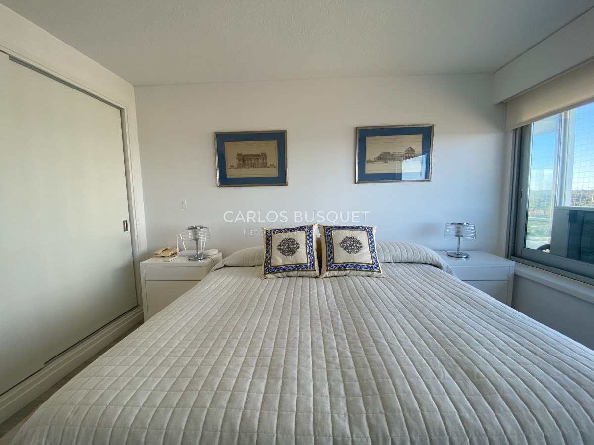 Apartamento ID.359 - Apartamento en alquiler, de 3 dormitorios, playa brava, frente al mar! 