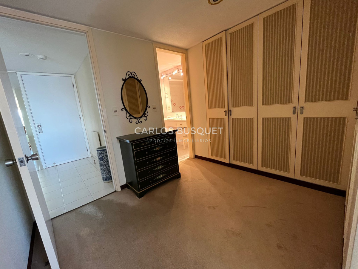 Apartamento ID.336 - Apartamento en venta, de 3 dormitorios en Playa Brava.
