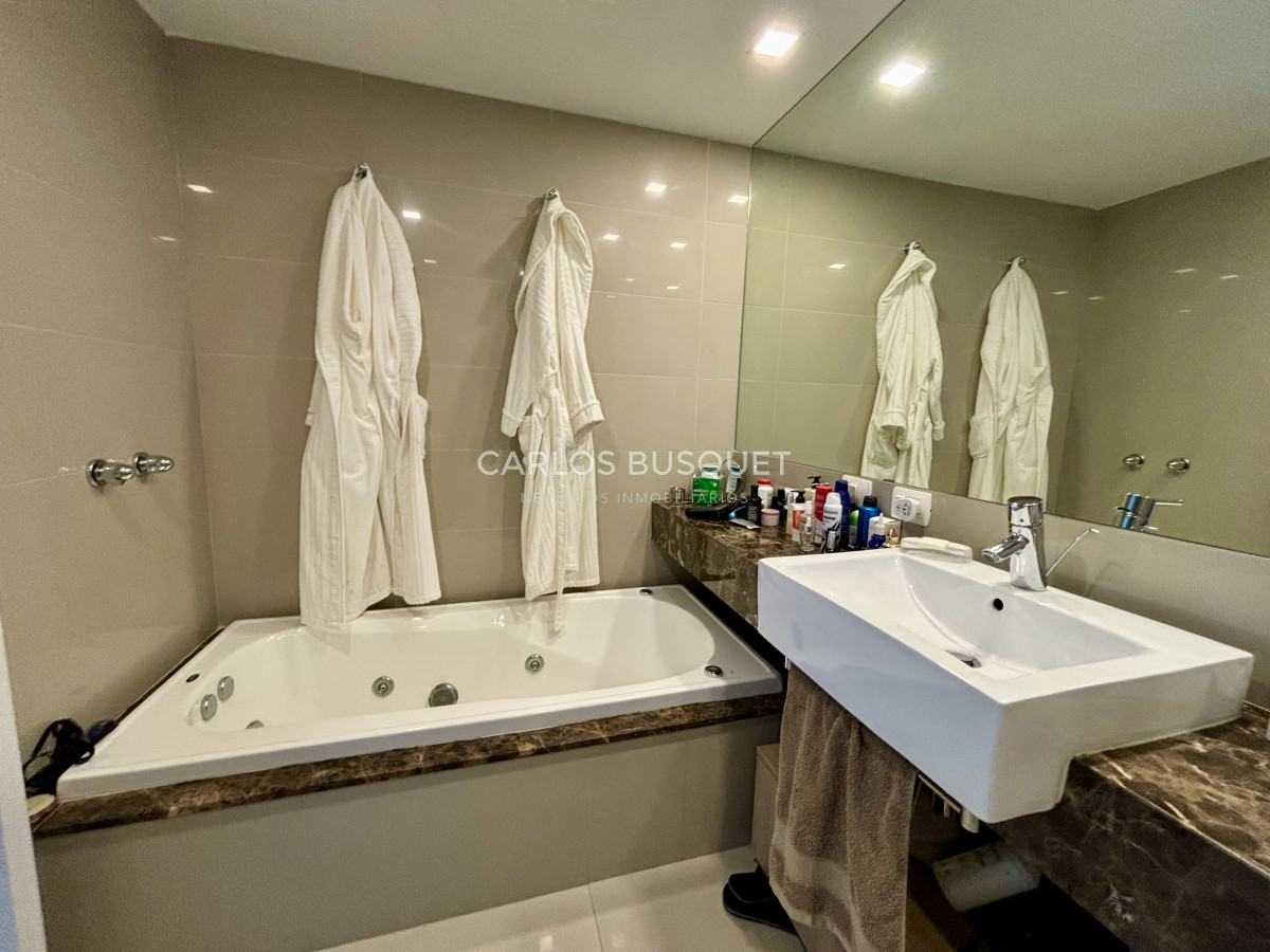 Apartamento ID.869 - Apartamento en alquiler temporal, de 3 dormitorios, en playa brava