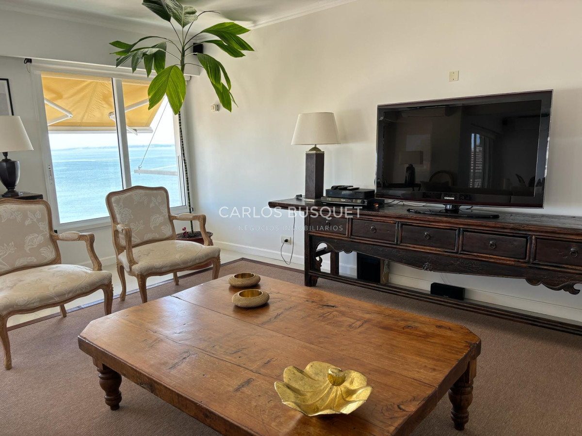 Apartamento ID.478 - Apartamento en alquiler, de 3 dormitorios en suite, en playa mansa! 