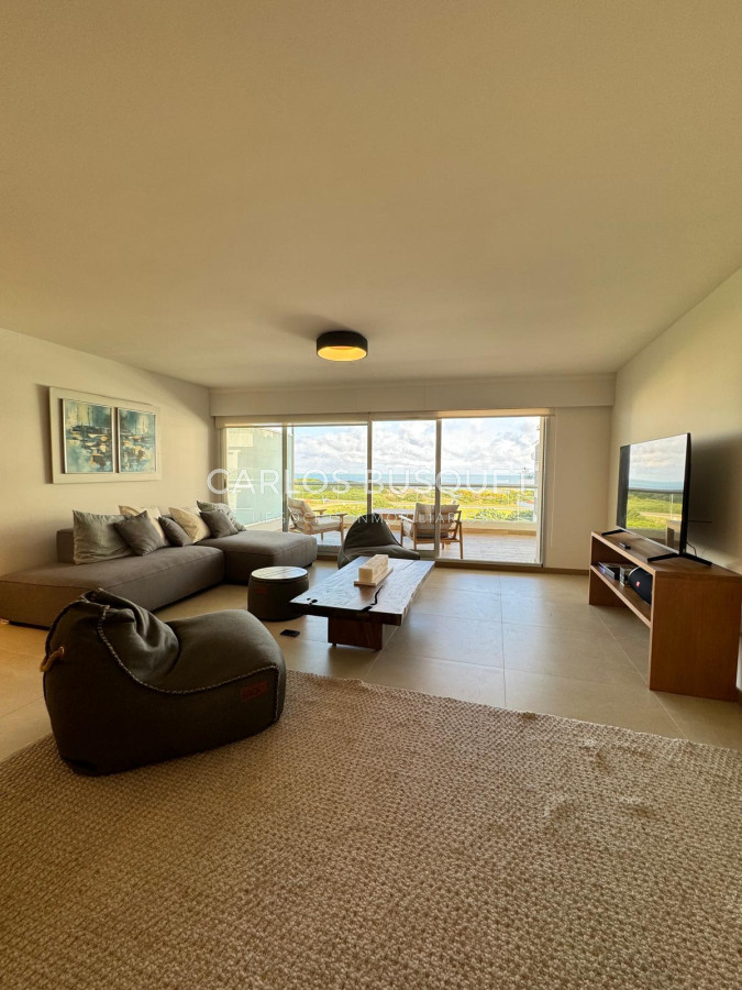 Apartamento ID.697 - Apartamento en alquiler temporal de 2 dormitorios, en playa brava, frente al mar