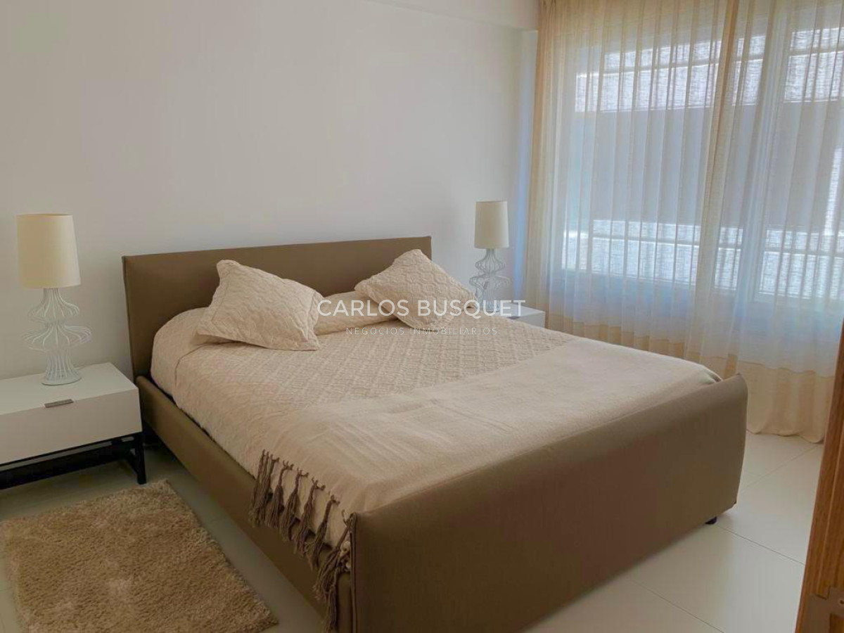 Apartamento ID.896 - Espectacular semipiso en venta en playa brava
