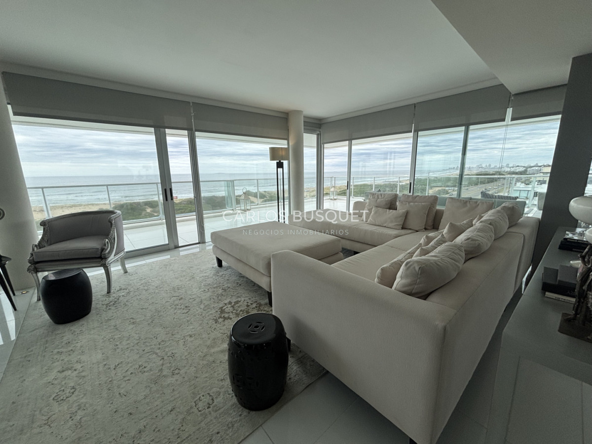 Apartamento ID.1558 - Venta apartamento de 4 dormitorios en Playa Brava, Penthouse con parrillero propio 