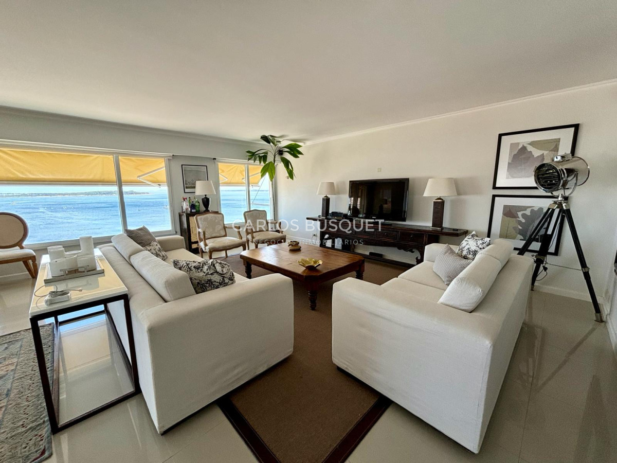 Apartamento ID.478 - Apartamento en alquiler, de 3 dormitorios en suite, en playa mansa! 