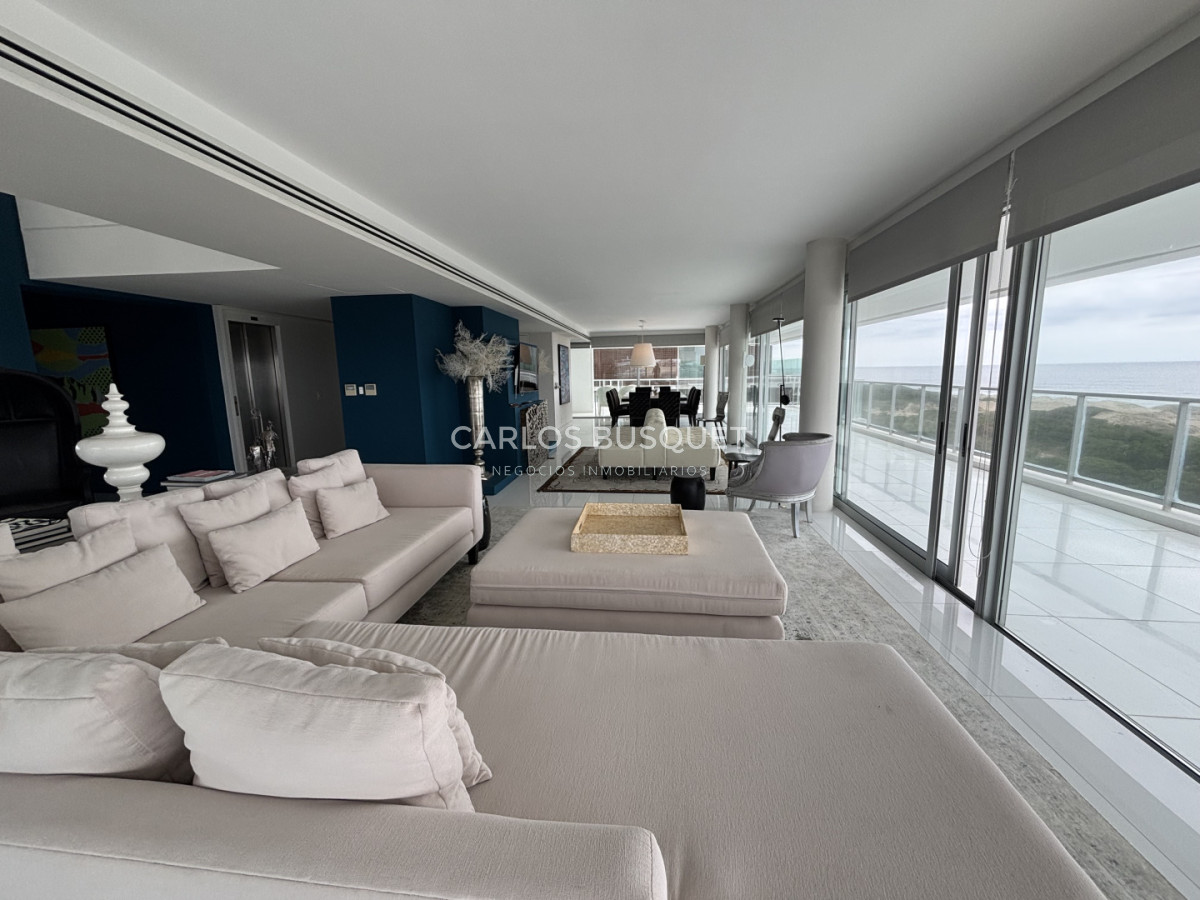 Apartamento ID.1558 - Venta apartamento de 4 dormitorios en Playa Brava, Penthouse con parrillero propio 