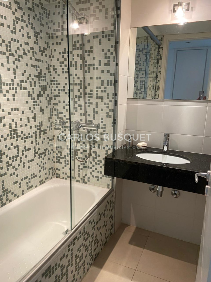 Apartamento ID.1239 - Apartamento en alquiler temporal playa Mansa 3 dormitorios Punta del este Torre del Mar