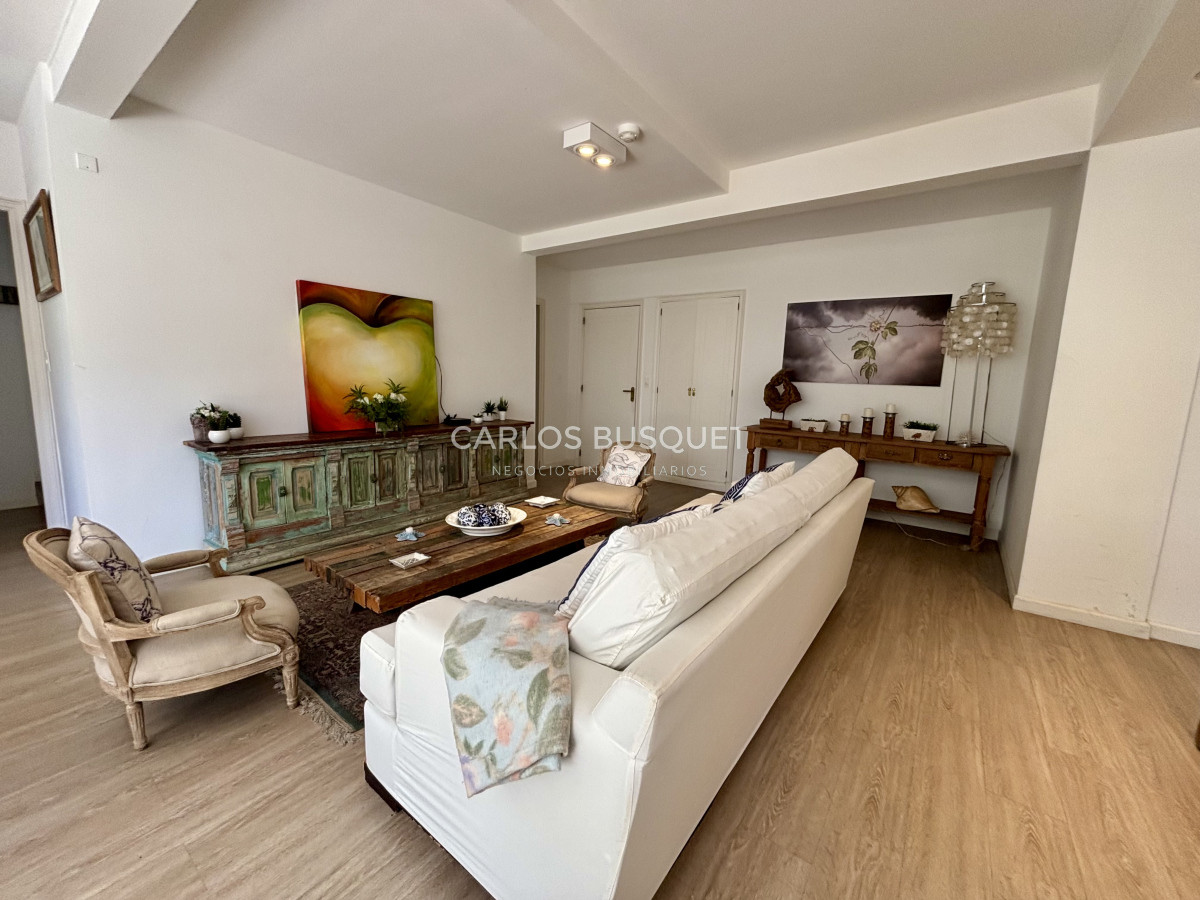 Apartamento ID.1304 - Apartamento en venta de 4 dormitorios en Playa Brava