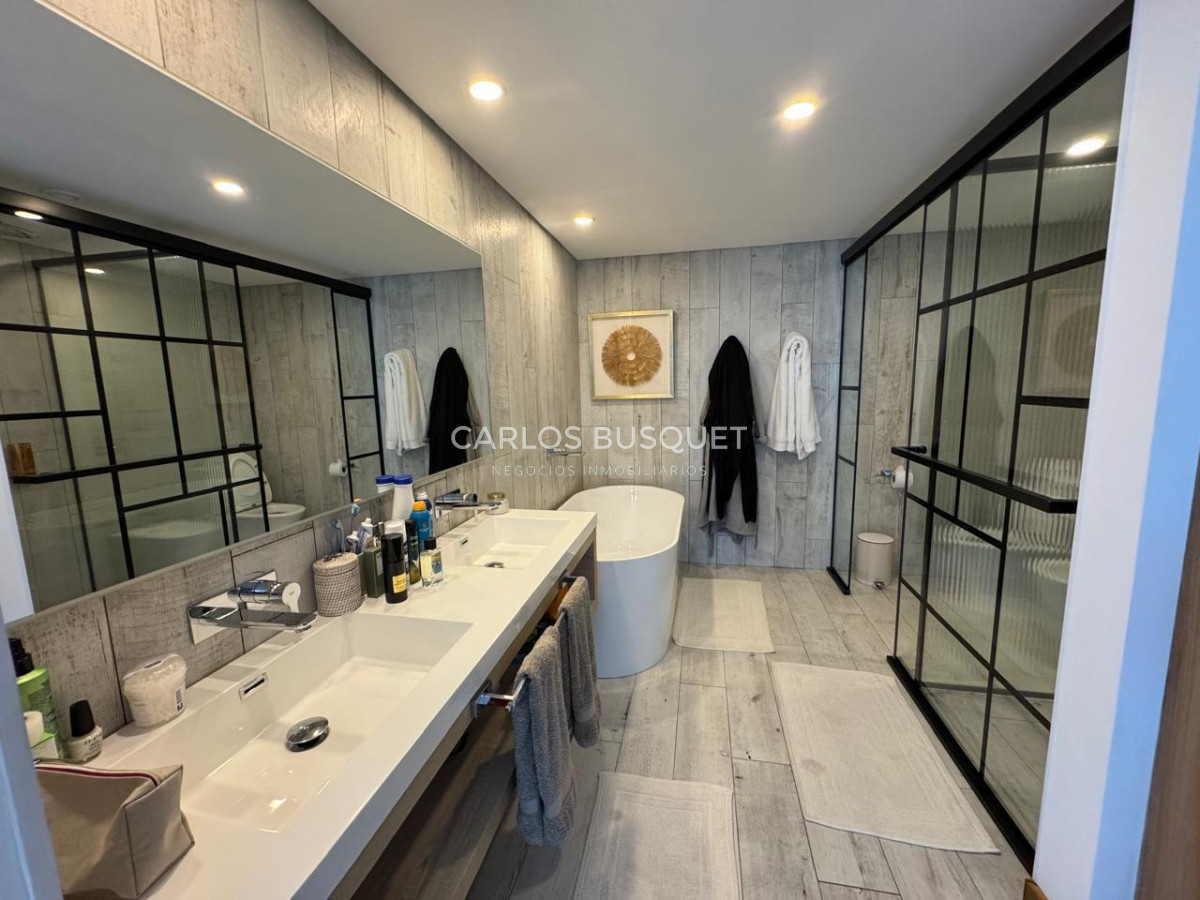 Apartamento ID.1077 - Apartamento en venta de 3 dormitorios en venta en Playa Brava