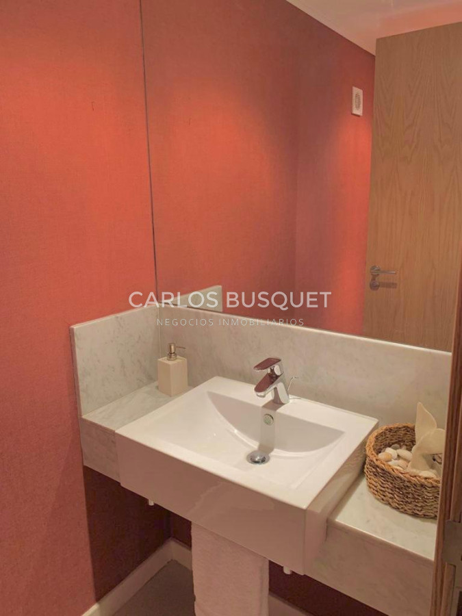 Apartamento ID.896 - Espectacular semipiso en venta en playa brava