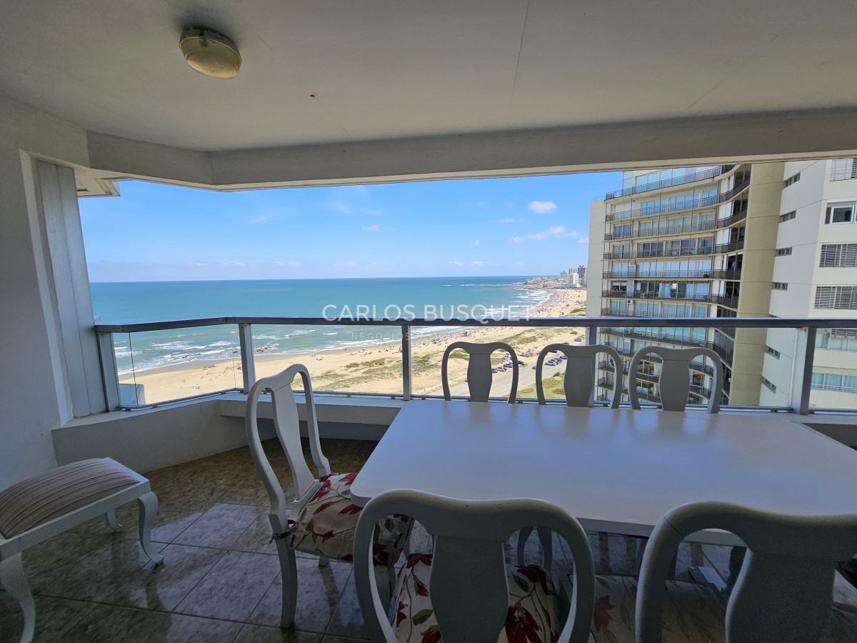 Apartamento ID.944 - Apartamento en venta de 3 dormitorios en suite, en Playa Brava