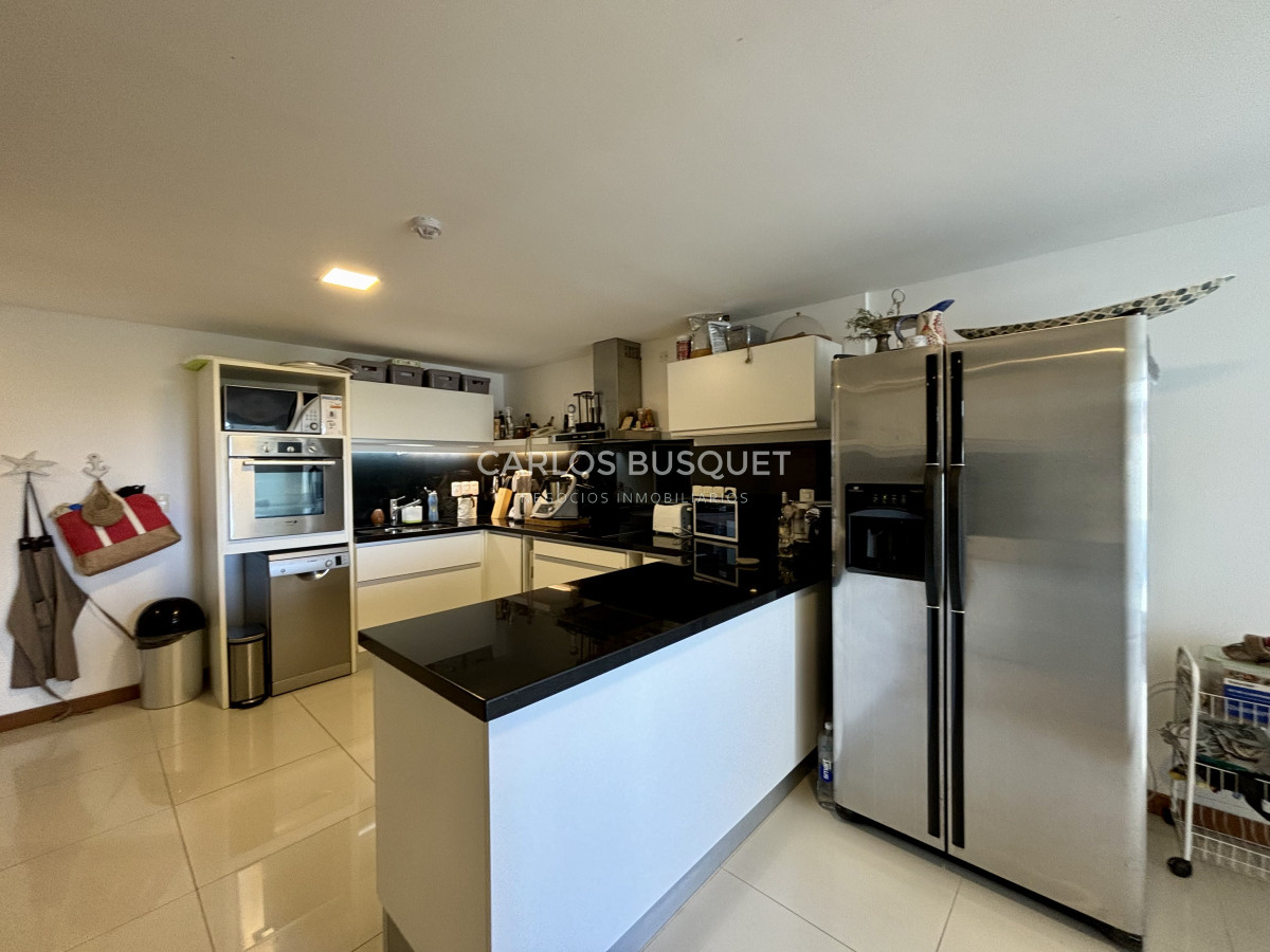 Apartamento ID.869 - Apartamento en alquiler temporal, de 3 dormitorios, en playa brava