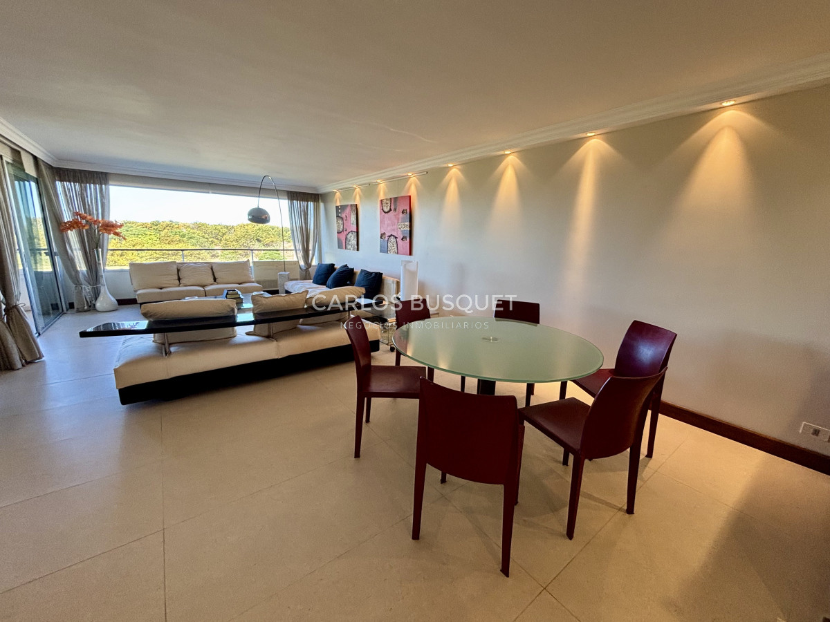 Apartamento ID.1305 - Apartamento en venta de 4 dormitorios en playa brava, frente al mar!