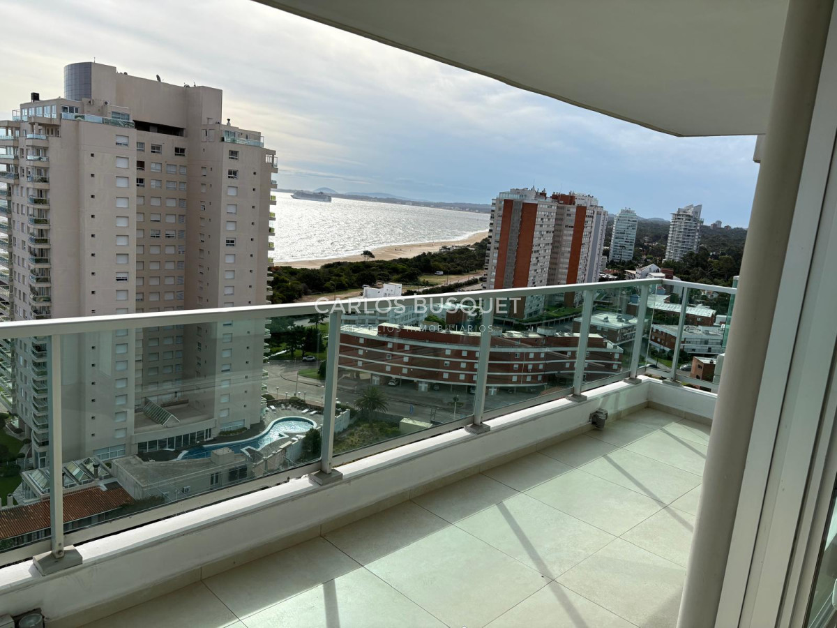 Apartamento ID.986 - Espectacular apartamento en venta en playa Mansa 3 suites