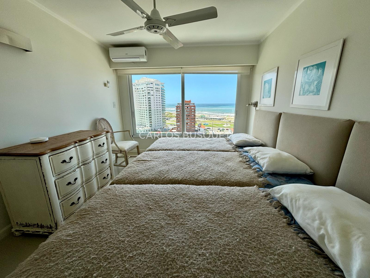 Apartamento ID.478 - Apartamento en alquiler, de 3 dormitorios en suite, en playa mansa! 