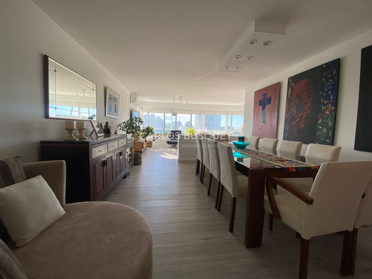 Apartamento ID.359 - Apartamento en alquiler, de 3 dormitorios, playa brava, frente al mar! 