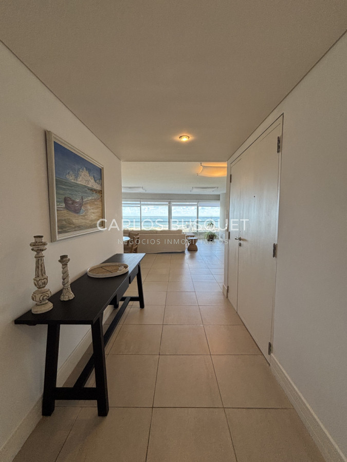 Apartamento ID.1102 - Apartamento en alquiler temporal de 3 dormitorios en suite, en playa Brava