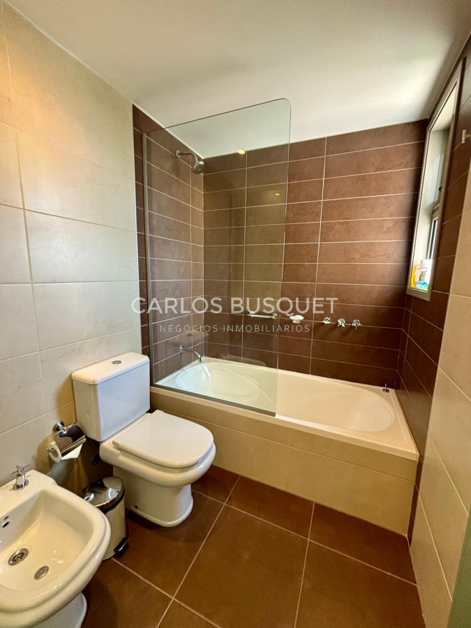 Apartamento ID.815 - Apartamento en venta de 4 dormitorios en exclusiva torre en playa brava! 