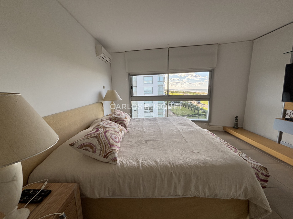Apartamento ID.1102 - Apartamento en alquiler temporal de 3 dormitorios en suite, en playa Brava