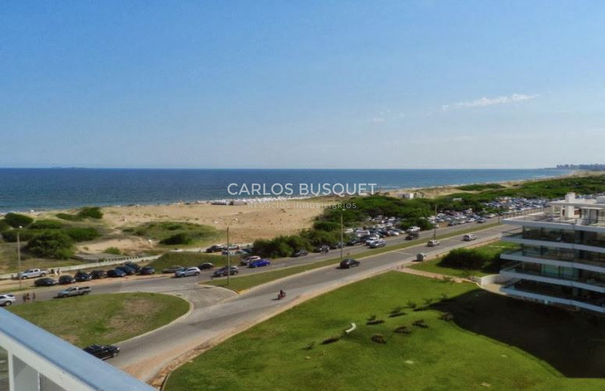 Apartamento ID.1558 - Venta apartamento de 4 dormitorios en Playa Brava, Penthouse con parrillero propio 