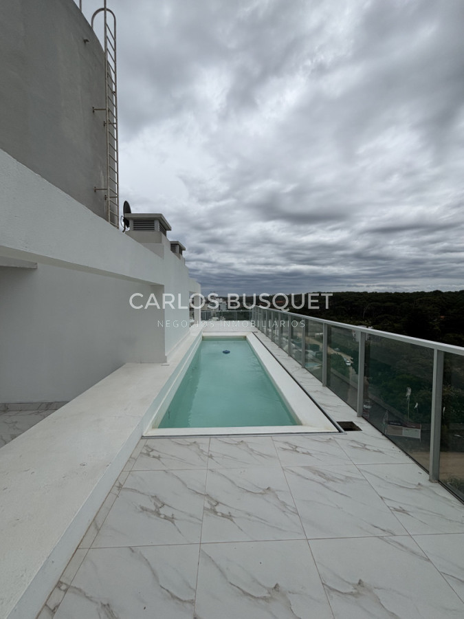 Apartamento ID.1558 - Venta apartamento de 4 dormitorios en Playa Brava, Penthouse con parrillero propio 