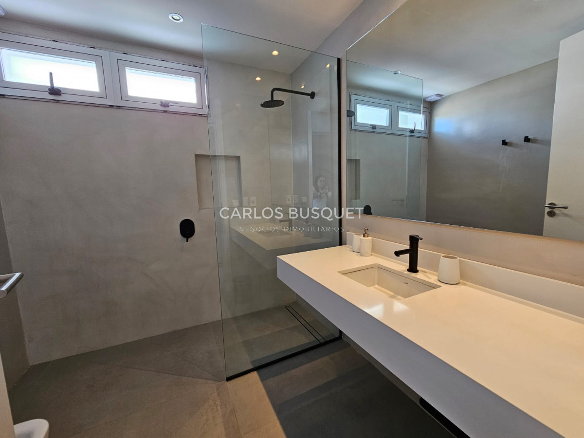 Apartamento ID.1420 - Espectacular apartamento en la Delamar La Barra en venta y alquiler temporal