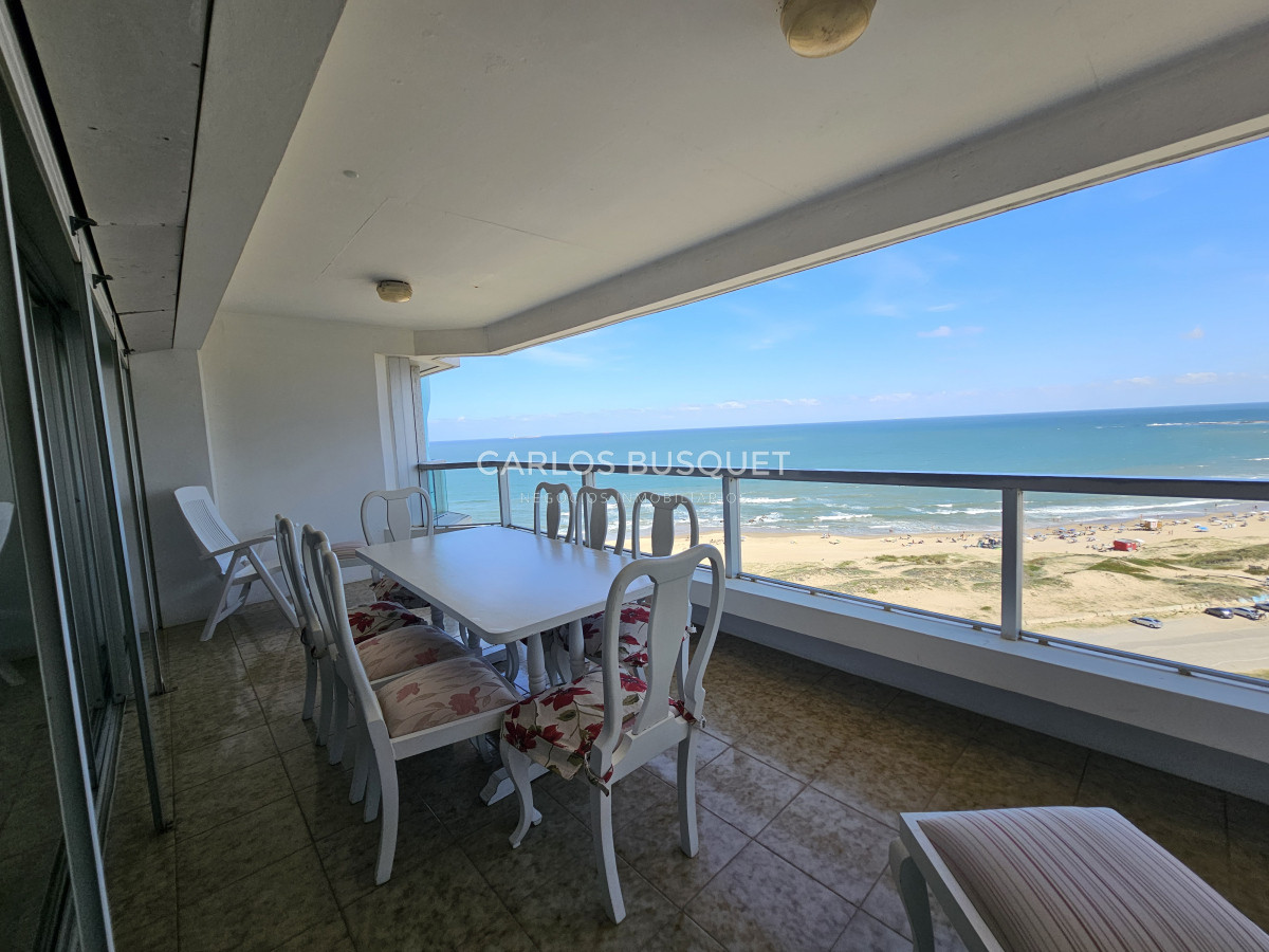 Apartamento ID.944 - Apartamento en venta de 3 dormitorios en suite, en Playa Brava