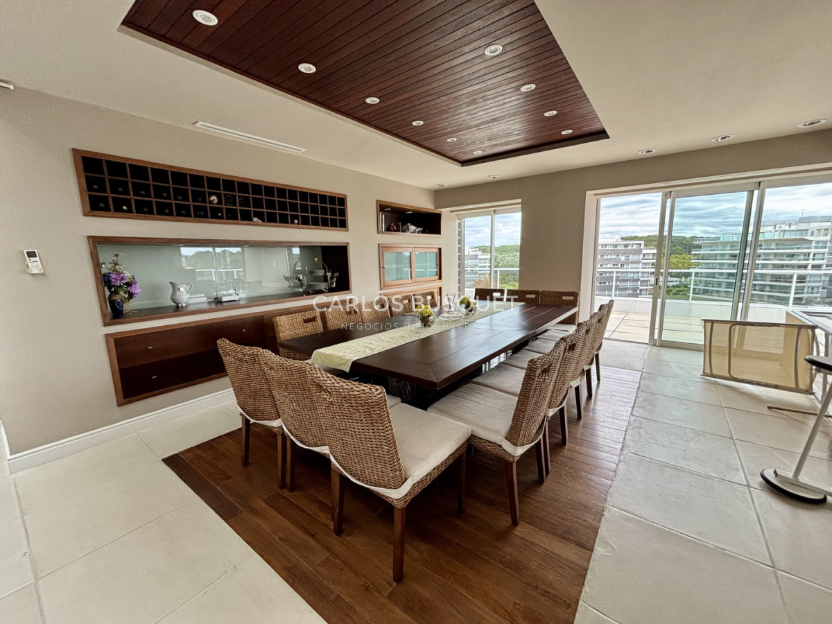 Apartamento ID.1561 - Venta de Penthouse de 5 suites en playa Brava