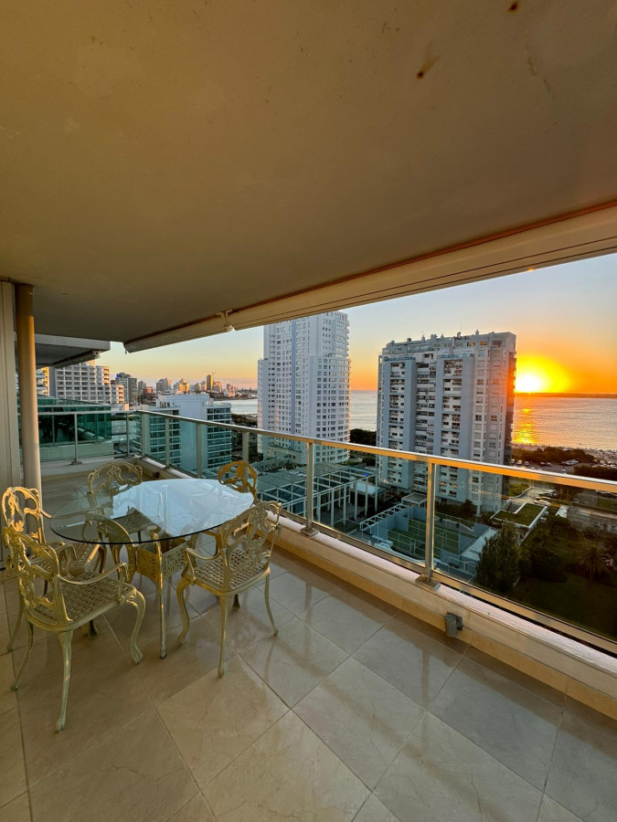 Venta Apartamento 3 suites en playa Mansa Gala Tower