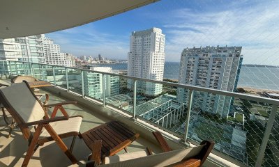 Apartamento en Venta de 3 suites en Gala Tower playa mansa