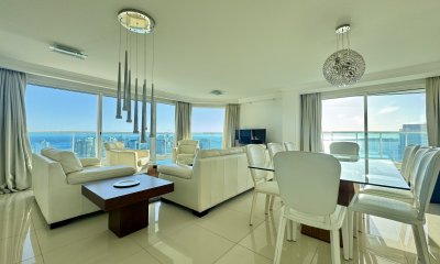 Apartamento en venta de 3 dormitorios, zona Enjoy