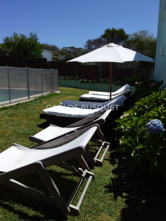 Casa ID.543 - Casa en venta de 4 dormitorios, en Punta Piedras